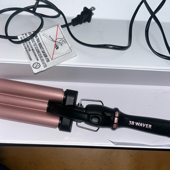 NWOT Hair Waver - Deep Waver Hair Tool with Durable Ceramic Heater Surface - Picture 2 of 6